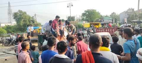 रुधौली: बस्ती के ग्रामीण इलाकों में दुर्गा पूजा की तैयारियां तेज, सुरक्षा के खास इंतजाम