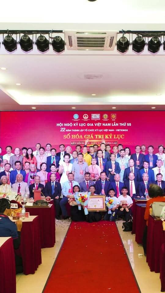 Dr. BRC at 55th Vietnamese Record Holders’ Convocation in Ho Chi Minh City | September 26, 2026
Dr. Biswaroop Roy Chowdhury, Chairman of the World Records Union- WorldKings, joined the 55th Vietnamese Record Holders’ Convocation in Ho Chi Minh City on September 26, 2026, marking the 22nd anniversary of VietKings.
Together with Dr. Nguyen Hoang Anh, he presented Certificates of Appreciation and Commemorative Medals to nine Vietnamese record leaders, recognizing their contributions to the global record movement. He also shared insights into emerging record trends and opportunities to expand the reach and value of achievements through digital innovation.
Under the theme “Digitizing Record Values: Connecting Heritage – Shaping the Future,” the celebration launched the updated GAB - Global Record Achievements Repository - and the GAB Card. Cultural performances, expert discussions and honours for six World Records, one Asian Record, four School Records and fifteen Vietnamese Records made the occasion a celebration of excellence and international collaboration.
#indiabookofrecords #asiabookofrecords #vietkings #drbrc #ibr