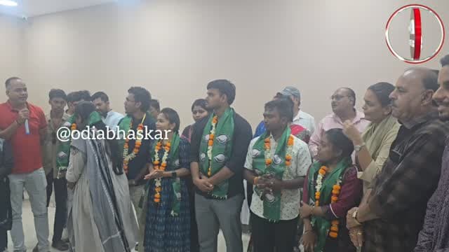 ଛାତ୍ର ସଂସଦ ନିର୍ବାଚନରେ ବିଜେଡିର ବିଜୟ,
ଦୀପାଳୀ ଓ ବିଶାଳ ଦାସଙ୍କ ସେବା ମନୋଭାବ ପ୍ରେରଣା ଯୋଗାଇଛି: ଛାତ୍ର ନେତା