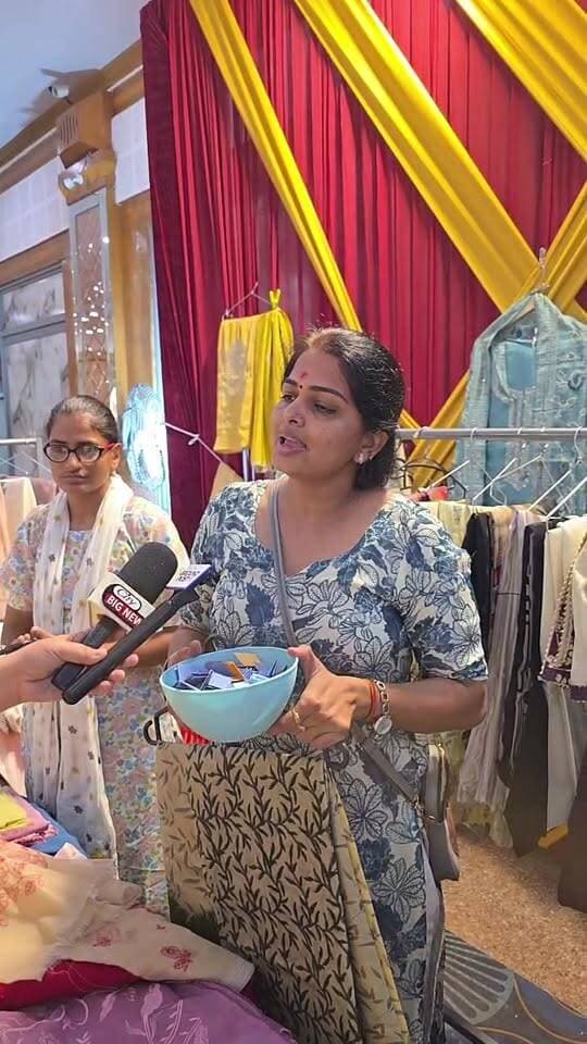 शॉपिंग का है प्लान? तो आज है आखिरी मौका! ✨🛍️
🔥 इससे बेहतर शॉपिंग का मौका शायद ही मिले!
🎁 जमकर करें शॉपिंग और पाएं सरप्राइज गिफ्ट जीतने का शानदार मौका!
🎉 लकी ड्रॉ में हिस्सा लें और जीतें शानदार उपहार!
📍 Venue: शीशमहल, दिल्ली रोड, हिसार
⏰ देर मत कीजिए, मौका हाथ से निकलने से पहले आज ही पहुंचिए!