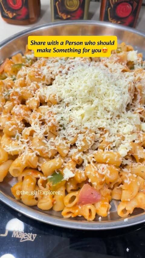 Cheesy Pasta🤤❤️
.
.
.
White sauce pasta, pink sauce pasta, red sauce pasta , pasta sauces, Mexican food, pasta sauce, cheesy, cheese , mozzarella cheese, recipe, easy recipe , viral recipe , pasta recipe , yummy recipes, yummy snack, yummy dishes
#indore #recipe #pasta #cheesy #food