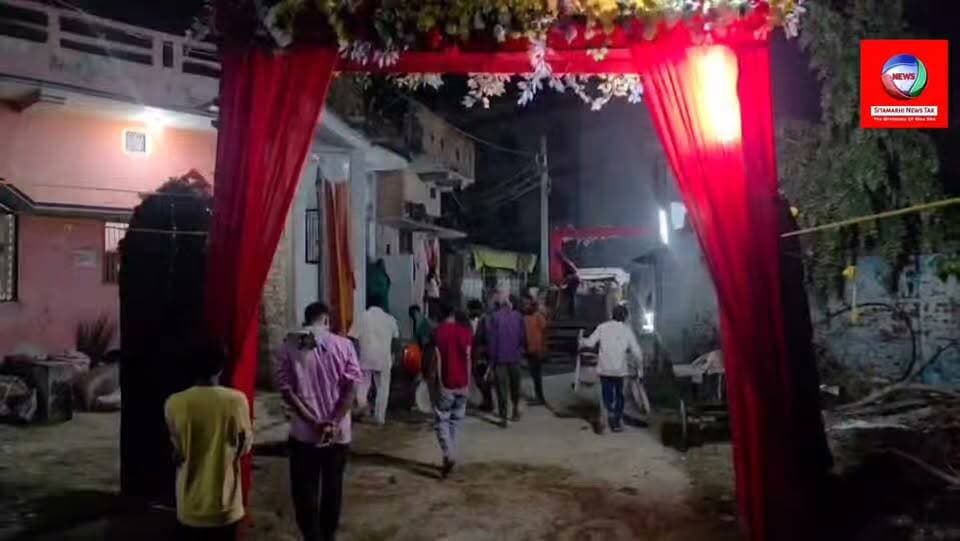 सुरसंड में ऐतिहासिक दुर्गा पूजा की तैयारी तेज, पूजक सह नगर पंचायत अध्यक्ष पप्पू कुमार चौधरी खुद संभाल रहे मोर्चा