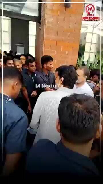 சார் ஒரு செல்ஃபி எடுத்துக்கலாமா.?? | Shorts | M Nadu