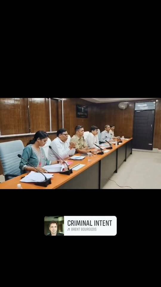 दुर्गा पूजा को लेकर जिलाधिकारी एवं पुलिस अधीक्षक की संयुक्त अध्यक्षता में बैठक आयोजित
शांतिपूर्ण दुर्गा पूजा हमारी साझा जिम्मेदारी समाहरणालय सभागार कक्ष में जिलाधिकारी, भोजपुर एवं पुलिस अधीक्षक, भोजपुर की संयुक्त अध्यक्षता में आगामी दुर्गा पूजा पर्व को शांतिपूर्ण, सौहार्दपूर्ण एवं सुरक्षित वातावरण में संपन्न कराने के उद्देश्य से एक बैठक आयोजित की गई।