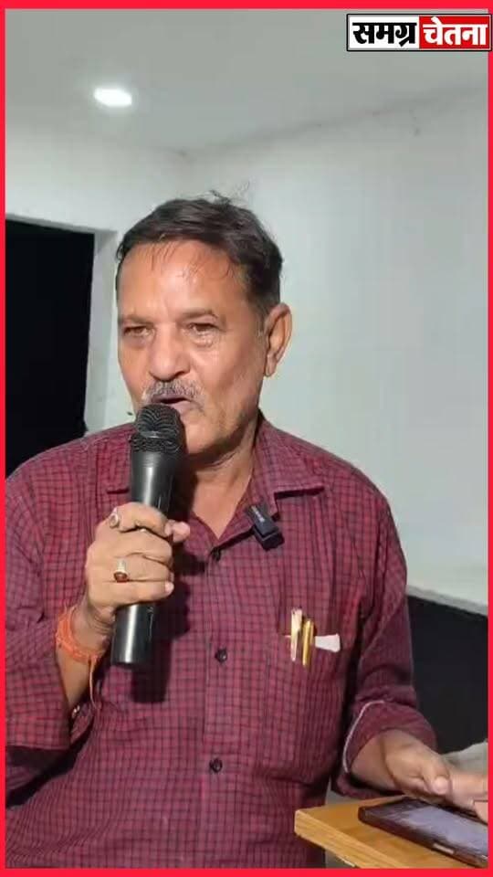 नफरतों के सारे बादल खुद बखुद छट जाऐगे
तुम मोहब्बत के चरागों कोई जलाकर देखना
'शायर अब्बास नकवी'
तर्पण’ कवि सम्मेलन में गूंजी संस्कृति और सद्भाव की आवाज़, ‘गाय, गाँव और गोमती’ संरक्षण का लिया संकल्प
Abbas Naqvi
#तर्पण_कवि_सम्मेलन #गौमंगल_ग्रामोदय_मिशन #गाय_गाँव_और_गोमती #साहित्य_से_समाज #सामाजिक_समरसता #गोमती_संरक्षण #मोहम्मदी