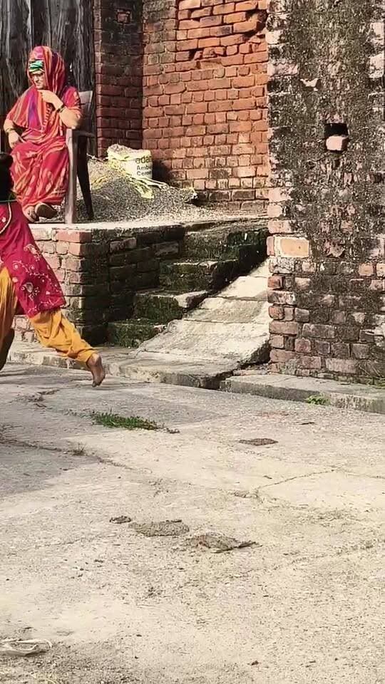 अपने पेट के लिए 7 साल की लड़की का कमाल
#hinglightchallenge #folowers