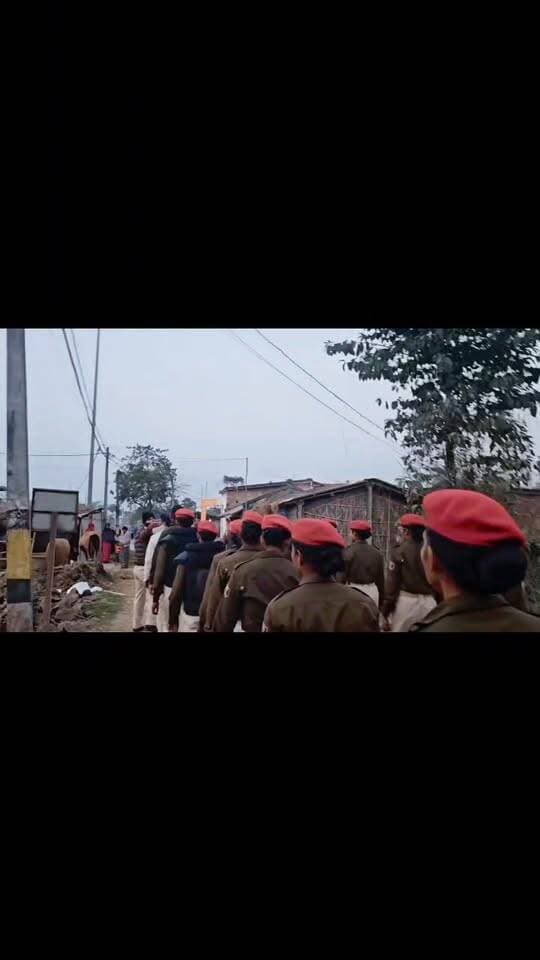 सहरसा जिला के बनमा ईटहरी थाना क्षेत्र मे थाना अध्यक्ष खुशबू कुमारी के द्वारा सरस्वती पूजा को लेकर फ्लैग मार्च निकाली गई।
#बनमा_ईटहरी #पुलिस #saharsa_bihar #trendingpost #sosialmedia #fallowme #कोसी_जॉन_न्यूज #photographychallenge #trendingvideo