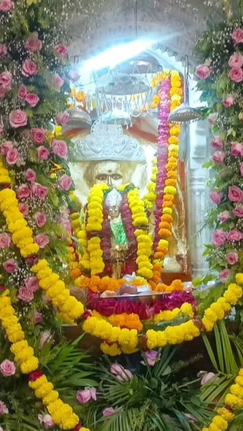 शारदीय नवरात्रि के प्रथम दिन श्री ज्वालामुखी माता का श्रृंगार दर्शन😊
जय माता दी 🙏🙏🚩
.
.
.
#navratri #jawalamukhitemple #beawar #jaimatadi🙌