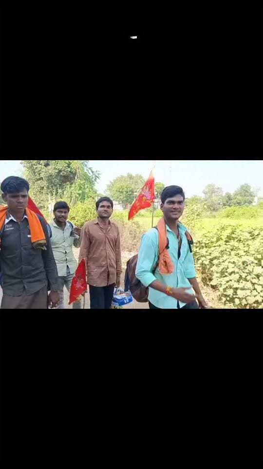 कटनी मां शारदा के दर्शनों की आस में पैदल निकले श्रद्धालु, रीठी में किया विश्राम; 3 वर्षों से निभा रहे आस्था की परंपरा