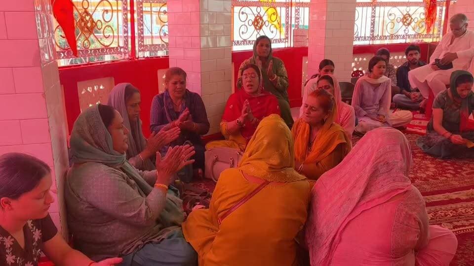 शूलिनी मंदिर परिसर में नवरात्रि के अवसर पर भजन कीर्तन का आयोजन... जय मां शूलिनी...