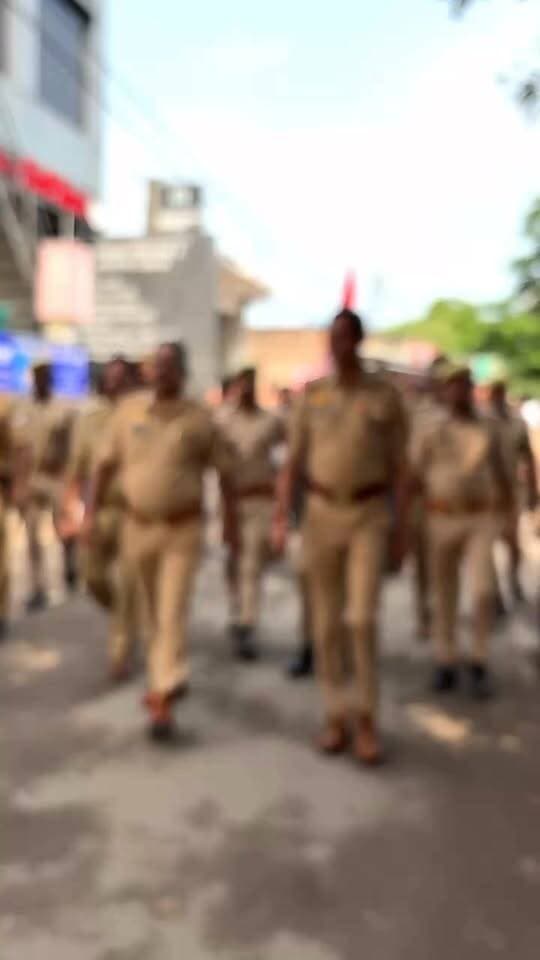 सुरक्षा व्यवस्था में मुस्तैद बाराबंकी पुलिस 🙏
#viralvideo #viralpost #barabankiupdates
