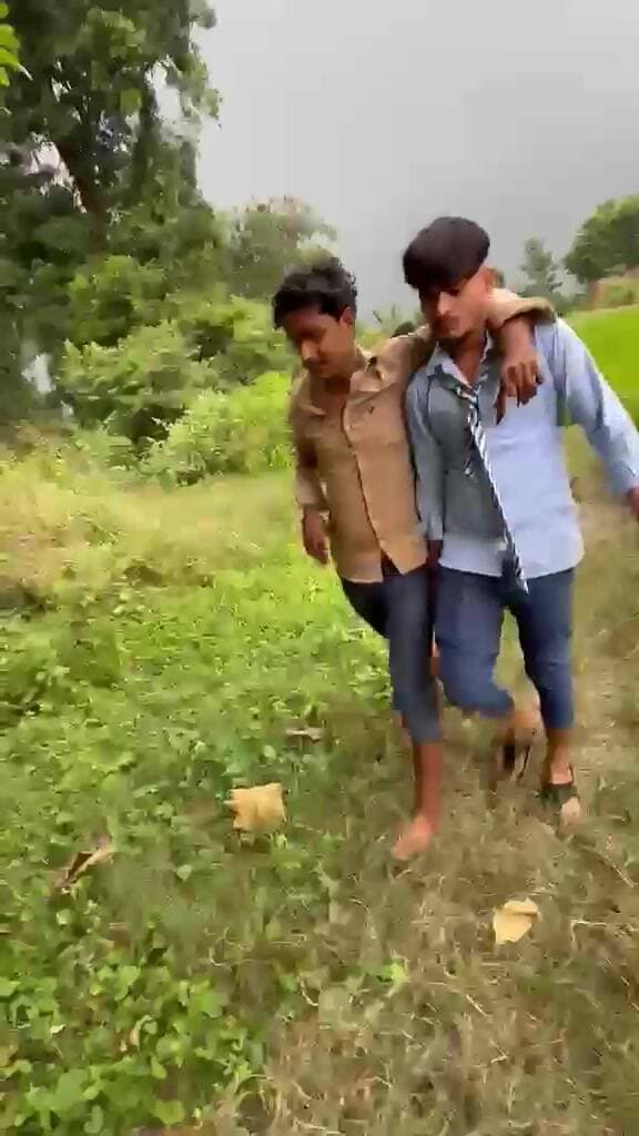 हर्रैया: छावनी थाना क्षेत्र में छात्र की मारपीट का वायरल वीडियो, पुलिस ने मुकदमा दर्ज कर जांच शुरू की