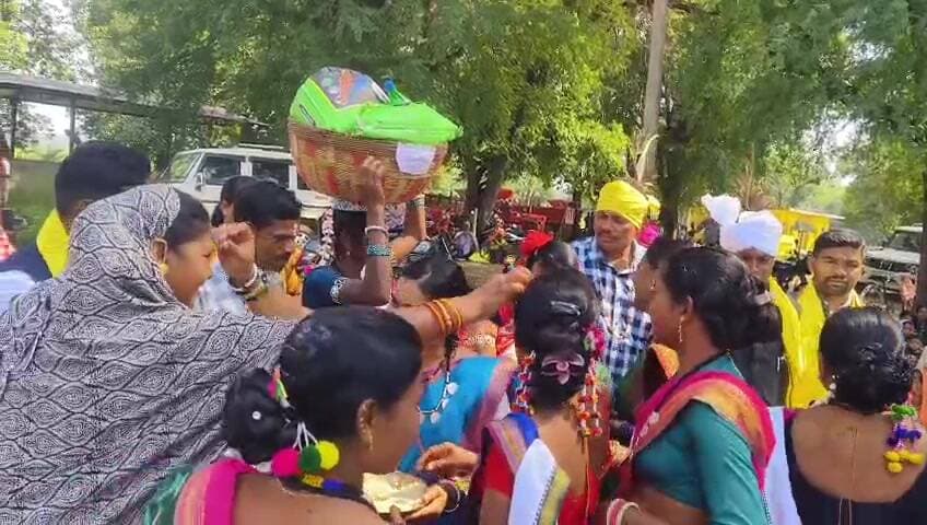 नारायणपुर: छत्तीसगढ़ के बिंजली में दुग्गाल परगना की गायता जोहारनी, 28 से 30 गांवों ने मनाई सांस्कृतिक परंपरा