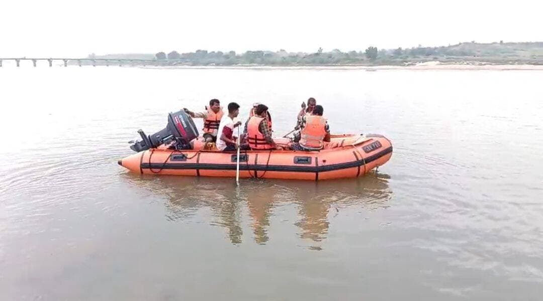 सोन नदी में नहाने उतरा 22 वर्षीय युवक लापता, SDRF की टीम ने शुरू किया रेस्क्यू ऑपरेशन, पूरी खबर पढ़े कमेंट बॉक्स में
