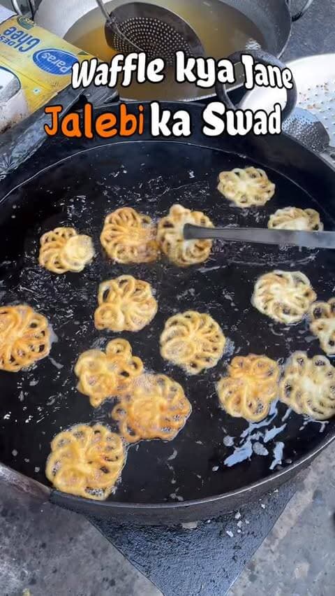 Aagaya na laalach Mittroooo. Koi hai Ghaziabad wala jo iss Jagah ko pechan sake?? navyug market and Chaupla mandir ke beech Mai ye Shop.
( jalebi, jalebi video, jalebi making, jalebi making video, crispy jalebi, hot jalebi, indian sweets, indian mithai, jalebi lovers, best jalebi, desi sweets, traditional indian sweets, street food india, indian street food, food vlog, food shorts, instagram reels , delhi food, delhi street food, delhi food vlog, Ghaziabad foodie)
#ghaziabadfoodie #ghaziabadfood #jalebi #explorepage #ghaziabad
