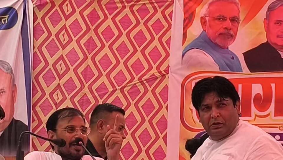 गुरुग्राम भाजपा विधायक मुकेश शर्मा ने हरियाणा स्वास्थ मंत्री आरती राव को बताई गुरुग्राम की जनता की समस्याएं।