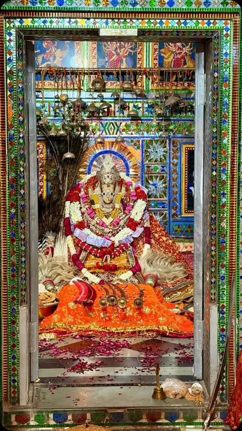 🔱🔱🐅🐅🕉️🦁🕉️🐅🐅🔱🔱
*”या देवी सर्वभूतेषु शक्तिरूपेण संस्थिता, नमस्तस्यै नमस्तस्यै नमस्तस्यै नमो नमः”॥*
*”सर्वमंगल मांगल्ये शिवे सर्वार्थ साधिके।*
*शरण्ये त्र्यंबके गौरी नारायणि नमोऽस्तुते॥”*
*शक्ति स्वरूपा माँ दुर्गा की आराधना के महापर्व, शारदीय नवरात्रि के पावन अवसर पर आपको हार्दिक शुभकामनाएँ।*