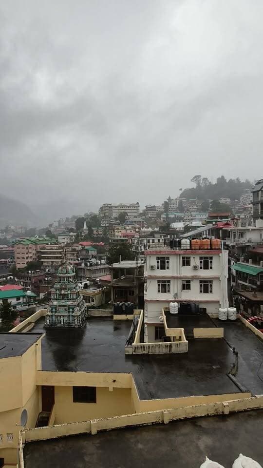 बारिश में सोलन का खूबसूरत नज़ारा...