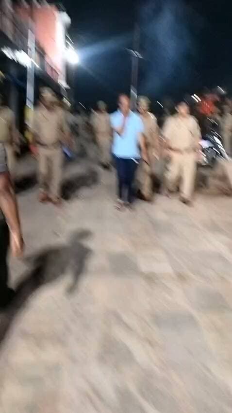 पुलिस अधीक्षक चित्रकूट द्वारा पितृ विसर्जनी अमावस्या मेला क्षेत्र रामघाट का भ्रमण कर सुरक्षा व्यवस्था का लिया गया जायजा
#Chitrakoot
