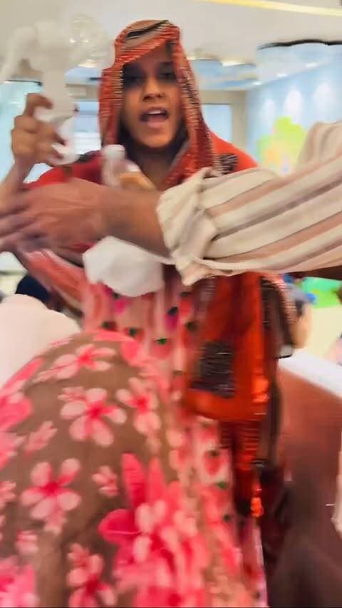 News Update - सूरत किड्स अस्पताल के एनआईसीयू से एक माँ का दर्द सामने आया है। डेढ़ लाख खर्च होने के बाद भी नवजात को 2 दिन पुराना पाउडर का दूध पिलाया जा रहा है, जबकि माँ का ताज़ा दूध फेंका जा रहा है। अस्पताल की इस घोर लापरवाही पर सख्त कानूनी कार्रवाई की मांग हो रही है।
#SuratKidsHospital #HospitalNegligence #MedicalNegligence #NICU #SuratNews
DISCLAIMER
This video is intended for news and informational purposes only. It does not promote, support, or encourage any form of violence, hatred, or illegal activity. The content is presented solely to inform the public. Viewer discretion is advised.