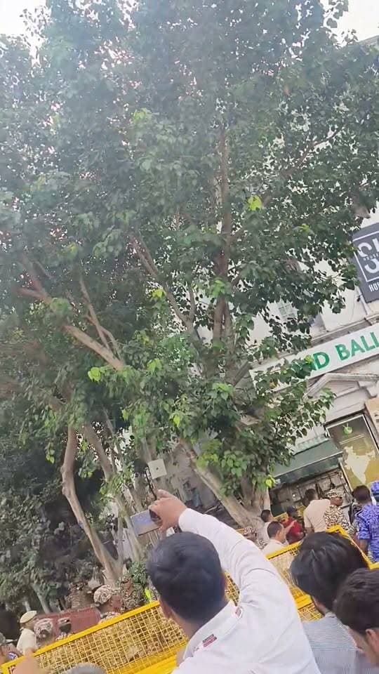नेहा बोरा ने पुलिस को दिया चकमा...