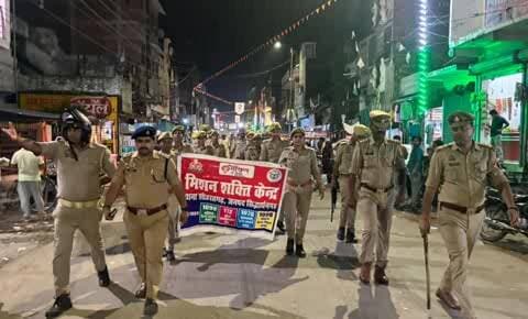 इटवा: नवरात्रि के पहले दिन शोहरतगढ़ में पैदल पुलिस गश्त, सुरक्षा बढ़ाई गई