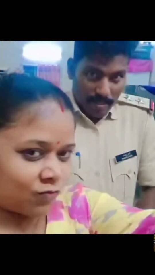 बिहार के गया जिला के लुटुआ थानाध्यक्ष संटू कुमार का खाकी वर्दी में पत्नी संग रील वीडियो वायरल!
#RajAvatarNews #Bharatcrimelivenews #RajAvatar #AnkitRaj #ReporterAnkitRaj #SherghatiNews #GayaNews #BiharNews #News24Nation #AankhonDekhi #LutuaThana #SantuKumar #GayaPolice #BiharPolice #PoliceViralVideo #ViralReel #SocialMediaViral #PoliceNews #BiharBreakingNews #ViralVideo #GayaDistrict #LutuaNews #KhakiVardi #TrendingNews #BreakingNews