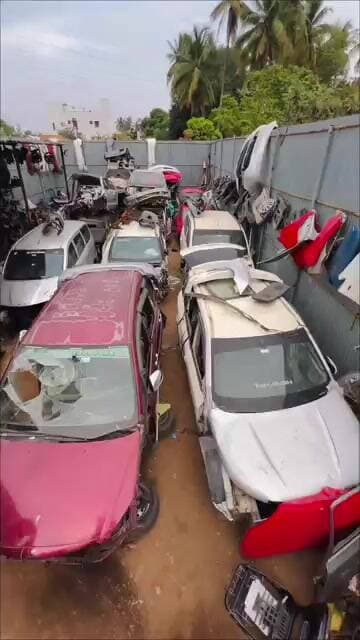 Benz, BMW, Audi Spare வெறும் காய்கறி விலைக்கு!