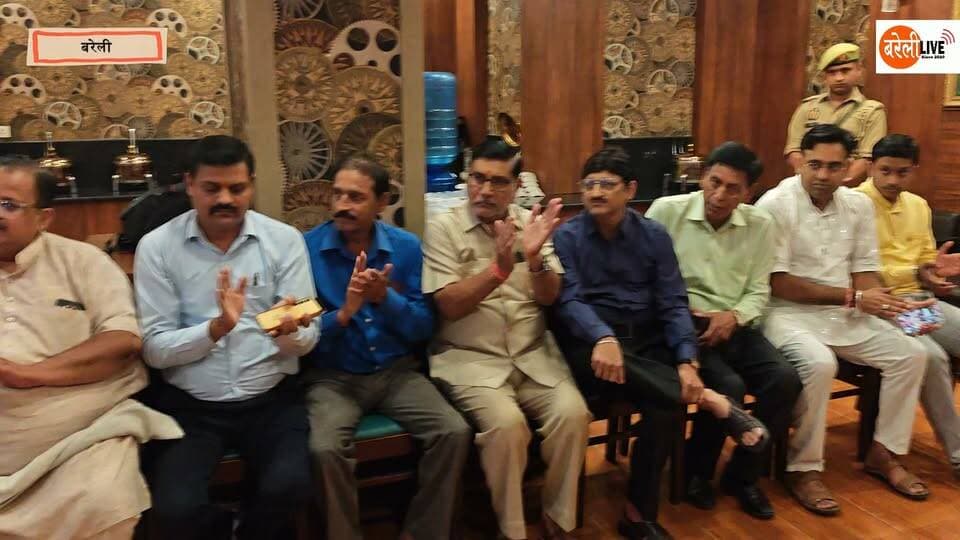महादेव सेवा समिति के सदस्यों ने किया निवर्तमान पुलिस अधीक्षक नगर का सम्मान, दी भावभीनी विदाई