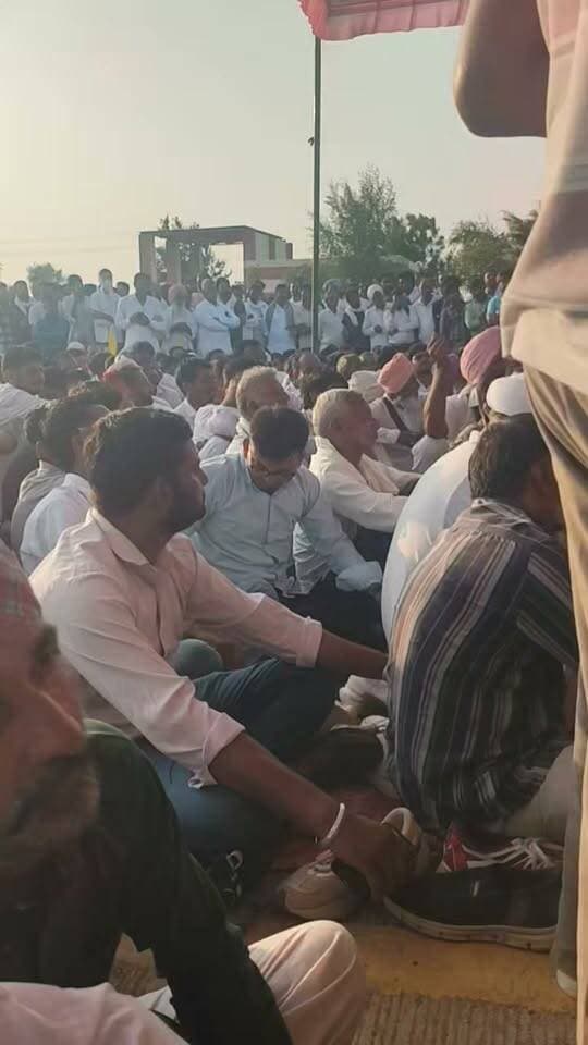 आज फिर से वार्ता के लिए पहुंचे एक्शन ओर ADSP
#किसान #आंदोलन #घड़साना #खाजूवाला #हनुमानबेनीवाल