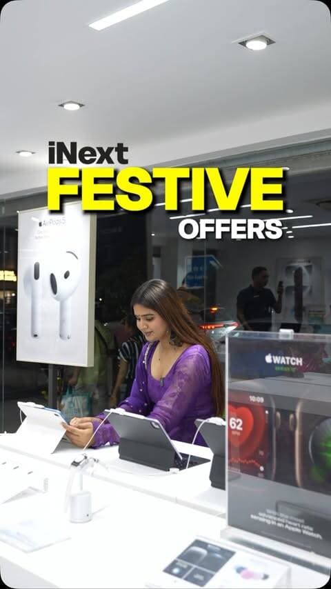 Bhopal, iss Navratri Garba ke saath Apple shopping ka bhi double dhamaka! 💃🏻🥢
iPhone, iPad aur MacBook par festive offers ke saath apna favourite Apple product ghar le jao! 🤩
📱 iPhone 17 — ₹59,900*
🚀 iPhone 18 Pro — ₹1,17,900* + FREE Speaker worth ₹12,900
📱 iPhone 18 Pro Max — ₹1,32,900*
🎨 iPad A16 — ₹43,900* + FREE Keyboard worth ₹4,999
💻 MacBook Neo — ₹51,900*
✨ MacBook Air — ₹1,09,400*
🎓 Eligible students ke liye additional 3% Student Offer bhi!
📍 iNext Innovations, Bitten Market Square, opposite Habibganj Police Station, Bhopal.
📞 Call: 95757 95757
🗓️ Offer valid: 11th–19th October 2026
All mentioned prices are effective prices after applicable exchange value/bonus and credit card offers. Actual benefits depend on eligibility and applicable terms. T&C Apply.
#iNextInnovations #Bhopal #AppleOffers #NavratriOffers #iPhoneDeals MacBook iPad BhopalShopping