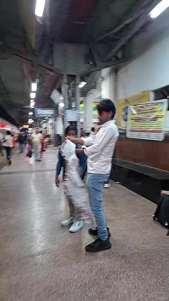 आरा स्टेशन पर आज भीड़ जरा भी नहीं देखिए LIVE...