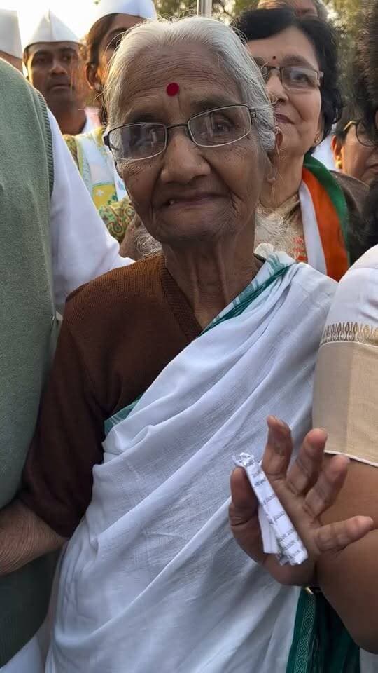 जब 1942 का इतिहास 2022 में लोटा... तो क्या संदेश दे गया देश को...
आप खुद सुनिए 1942 में जेल गई दादी लीला ताई क्या कह रही है अपने देशवासियों को-