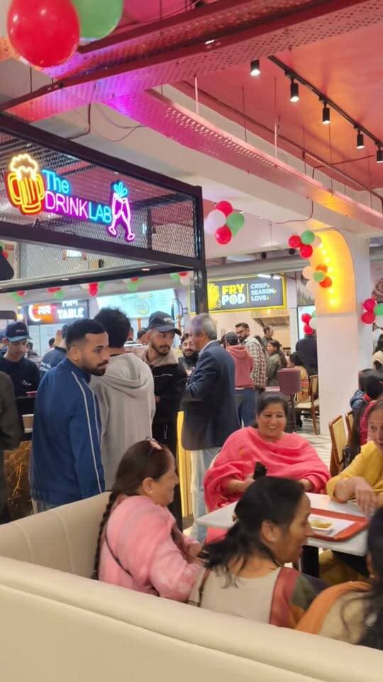 सोलन में खुल नया फूड कोर्ट... मिलेंगे कई तरह के व्यंजन... G square मॉल कोटलानाला...