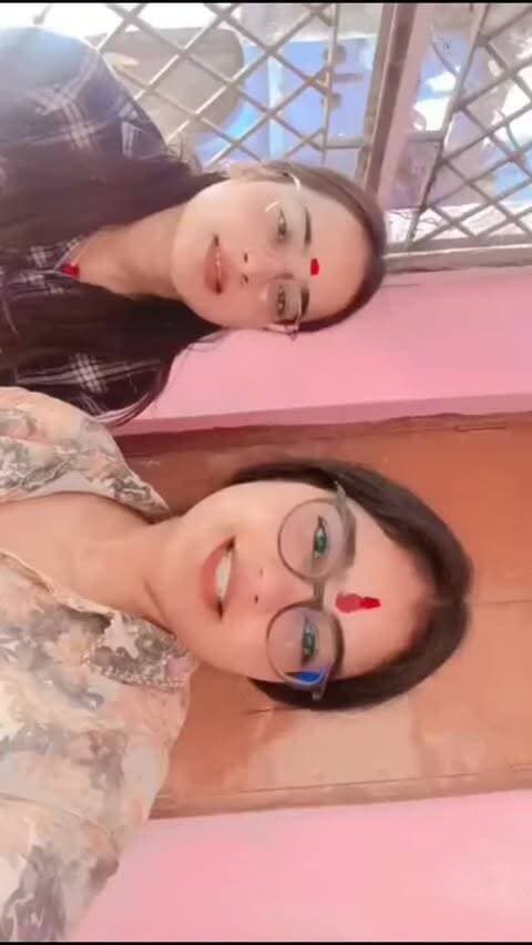 🙏 घोसुंडा की दो मासूम बच्चियों ने मांतारानी के श्लोक सुनाकर जीता श्रद्धालुओं का दिल! मंदिर परिसर में हो रही तारीफ, इन नन्हीं बच्चियों के लिए आप क्या कहना चाहेंगे? ❤️🌺