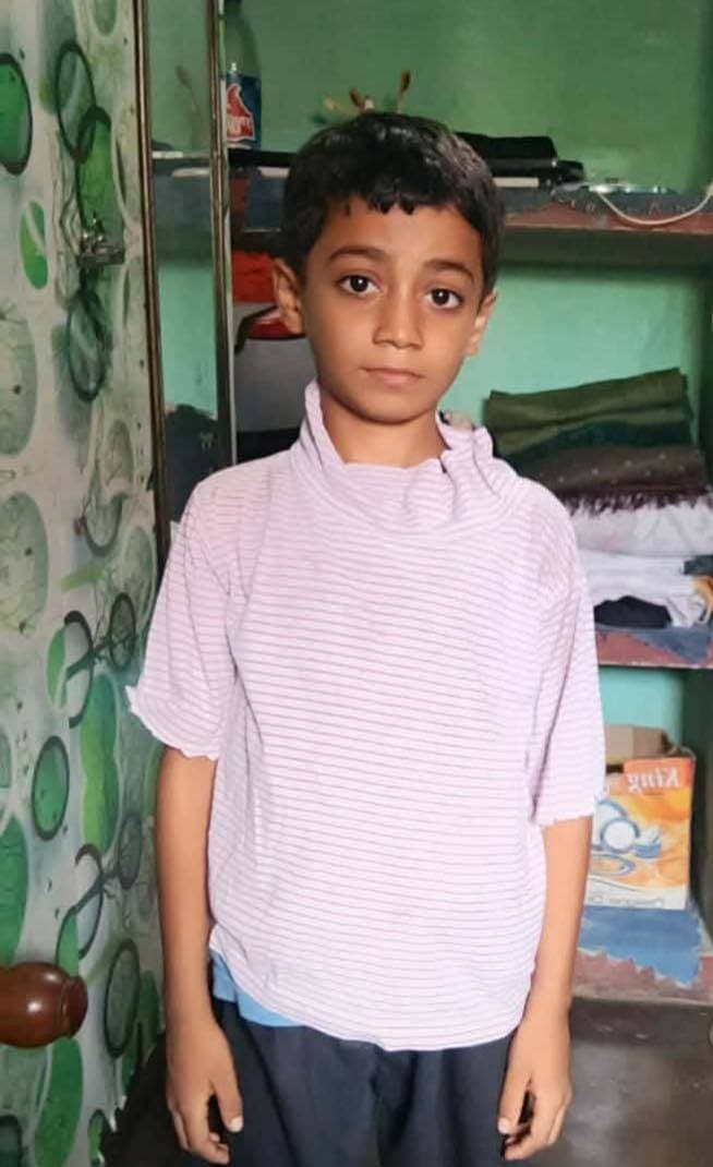 आज छपिया मेला देखने लिए के लिए गए हामिद उम्र 8 साल अपने छोटे भाई सोहेल के साथ दोपहर से ही घर से निकला है अभी तक घर नहीं आया है ये जहाँ भी दिखे नम्बर पर 6200864906 कृपया इस फोन करे! 🙏
Bolta Siwan News