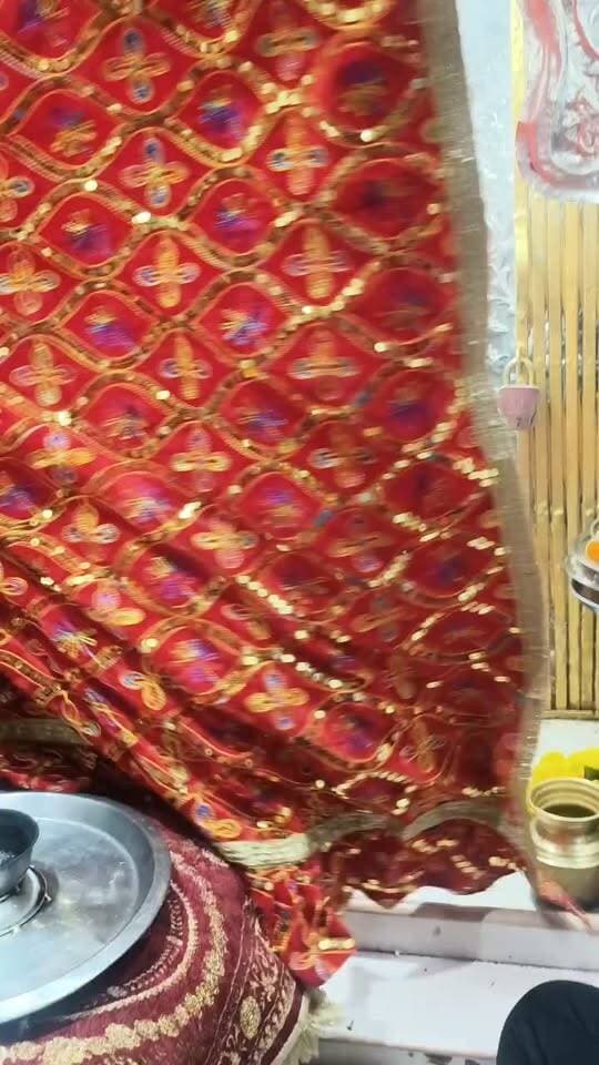त्रिकूट पर्वत पर विराजमान जगत जननी मां शारदा के आज नवरात्रि के द्वितीय दिवस के दिव्य दर्शन एवं आरती मां शारदा मंदिर के प्रधान पुजारी पवन पांडे दाऊ सरकार द्वारा किया गया ।