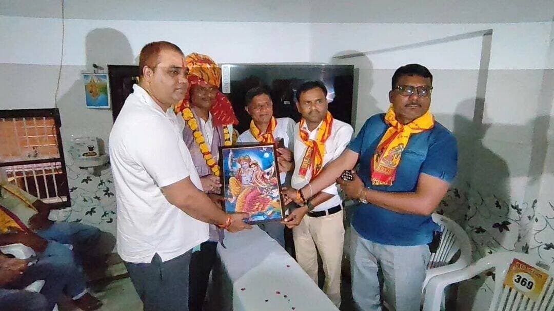निरंजन सिंह लोधी (अखिल भारतीय लोधीराजपुत कल्याण महासभा जिला उपाध्यक्ष) जी के जन्मदिन के शुभ अवसर पर आयोजित कार्यक्रम में पहुचे अनिल शर्मा जिला पंचायत सदस्य