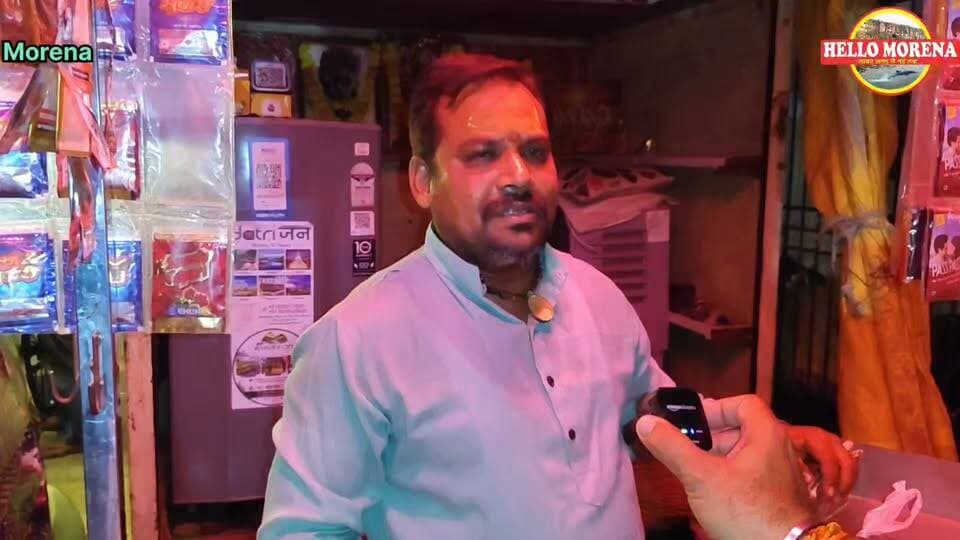 रात 10 बजे ही चौपाटी बंद करा रही है पुलिस, ठेले वाले बोले, दारू का ठेका तो 12 बजे तक खुलता है👇