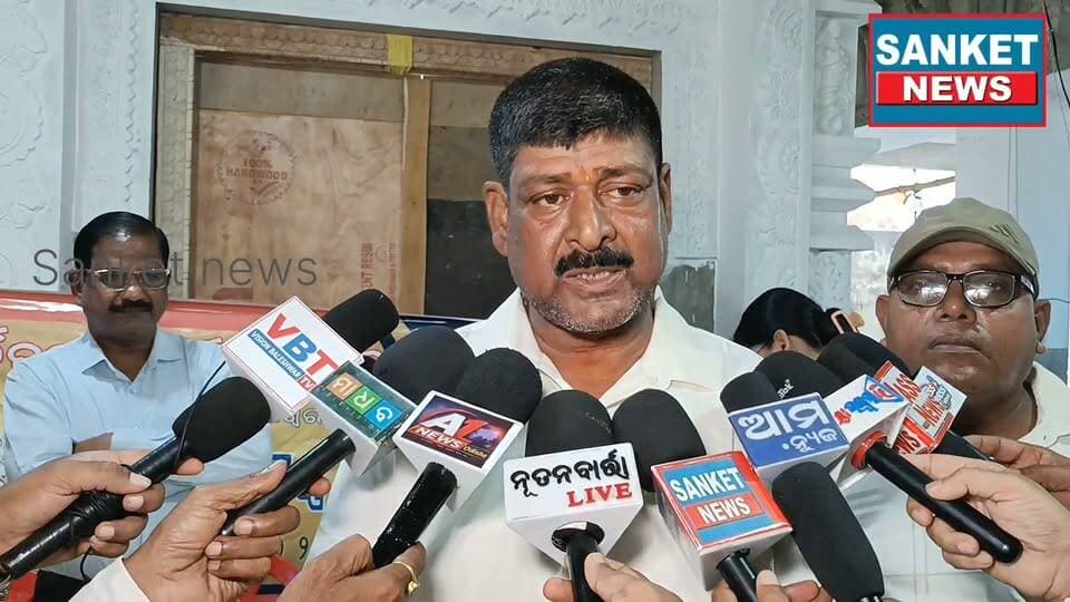 ସୁବର୍ଣ୍ଣ ଜୟନ୍ତୀ ପାଳିବ ବାଲେଶ୍ୱର ସହରର ଆଜିମାବାଦ ଦୁର୍ଗାପୂଜା କମିଟି, ୩୦ ଫୁଟ୍ ଉଚ୍ଚ ମା’ଙ୍କ ମୃଣ୍ମୟ ମୂର୍ତି ସାଙ୍ଗକୁ ସୋଭା ପଇବ ୬୦ ଫୁଟ୍ର ନଦିଆ ନବଦୀପ ଇସ୍କନ ମନ୍ଦିର ତୋରଣ