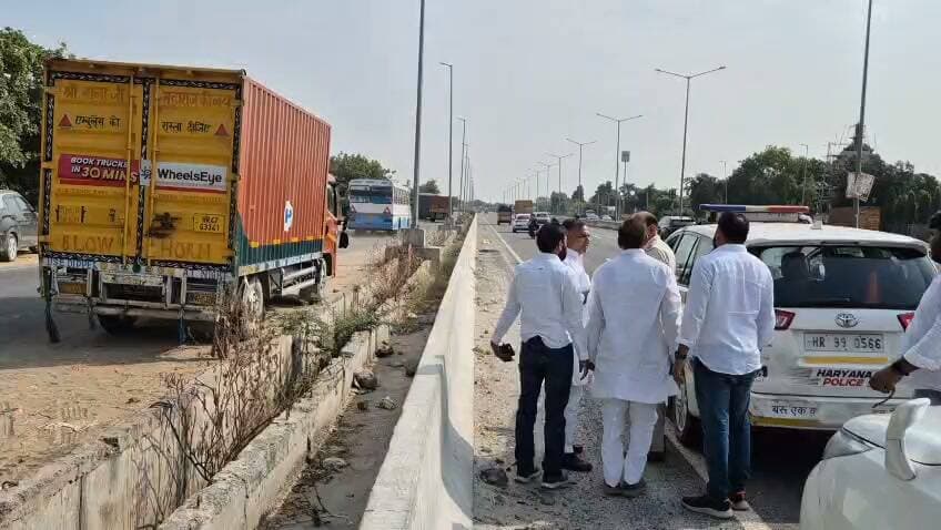 दिल्ली में आयोजित विरोधी प्रदर्शन में शामिल होने जा रहे कांग्रेस नेताओं को हरियाणा पुलिस ने रोका
