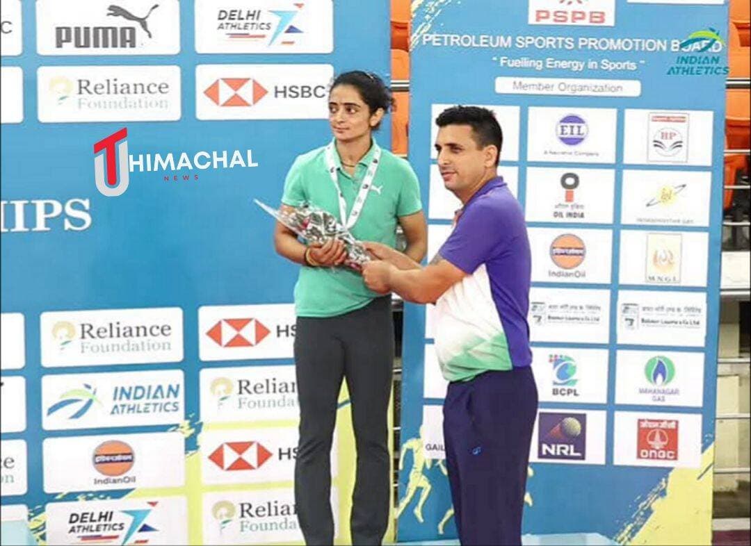 प्रिया ठाकुर ने नेशनल एथलेटिक्स चैंपियनशिप में जीता कांस्य पदक
400 मीटर दौड़ में शानदार प्रदर्शन कर हिमाचल का नाम किया रोशन, युवा खिलाड़ियों के लिए बनीं प्रेरणा
ज्वालामुखी। हिमाचल प्रदेश के कांगड़ा जिले के ज्वालामुखी विधानसभा क्षेत्र की एथलीट प्रिया ठाकुर ने 65वीं नेशनल ओपन एथलेटिक्स चैंपियनशिप-2026 में 400 मीटर दौड़ में कांस्य पदक जीतकर क्षेत्र का नाम रोशन किया है।
राष्ट्रीय स्तर की इस प्रतियोगिता में प्रिया की उपलब्धि उनकी मेहनत, लगन और दृढ़ संकल्प को दर्शाती है। उनकी इस सफलता से ज्वालामुखी क्षेत्र में खुशी की लहर है। प्रिया ने अपनी उपलब्धि से यह साबित किया है कि निरंतर अभ्यास और मेहनत के दम पर बड़े लक्ष्य हासिल किए जा सकते हैं।
प्रिया ठाकुर की इस सफलता से प्रदेश के अन्य युवा खिलाड़ियों को भी खेलों में आगे बढ़ने और राष्ट्रीय स्तर पर अपनी प्रतिभा दिखाने की प्रेरणा मिलेगी।
इस गौरवपूर्ण उपलब्धि पर प्रिया ठाकुर और उनके परिवार को हार्दिक बधाई एवं शुभकामनाएं। उम्मीद है कि प्रिया भविष्य में भी अपनी प्रतिभा के दम पर नई उपलब्धियां हासिल कर हिमाचल प्रदेश का गौरव बढ़ाती रहेंगी।
<nis:link nis:type=tag nis:id=priyathakur nis:value=PriyaThakur nis:enabled=true nis:link/> <nis:link nis:type=tag nis:id=jwalamukhi nis:value=Jwalamukhi nis:enabled=true nis:link/> <nis:link nis:type=tag nis:id=himachalnews nis:value=HimachalNews nis:enabled=true nis:link/> <nis:link nis:type=tag nis:id=athletics nis:value=Athletics nis:enabled=true nis:link/> <nis:link nis:type=tag nis:id=nationalopenathleticschampionship2026 nis:value=NationalOpenAthleticsChampionship2026 nis:enabled=true nis:link/> <nis:link nis:type=tag nis:id=400meterrace nis:value=400MeterRace nis:enabled=true nis:link/> <nis:link nis:type=tag nis:id=bronzemedal nis:value=BronzeMedal nis:enabled=true nis:link/> <nis:link nis:type=tag nis:id=sportsnews nis:value=SportsNews nis:enabled=true nis:link/> <nis:link nis:type=tag nis:id=himachalpradesh nis:value=HimachalPradesh nis:enabled=true nis:link/> <nis:link nis:type=tag nis:id=uthimachal nis:value=UTHimachal nis:enabled=true nis:link/> <nis:link nis:type=tag nis:id=utnews nis:value=UTNews nis:enabled=true nis:link/>