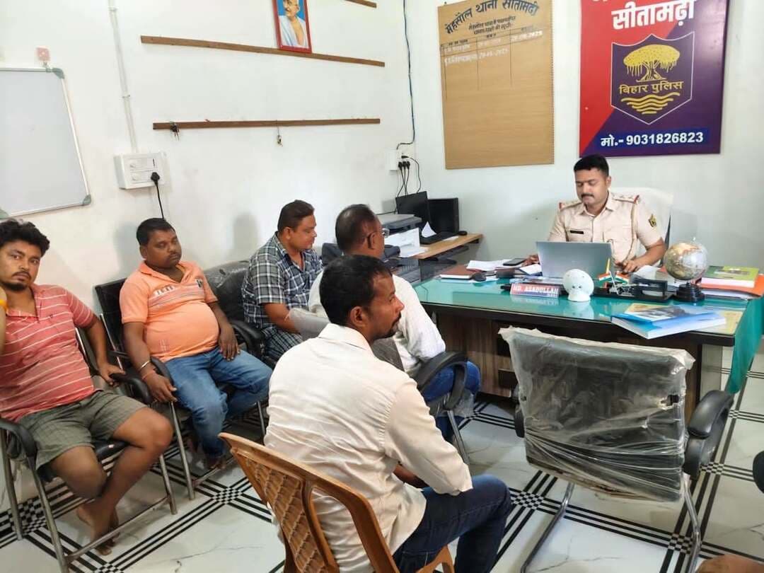 दुर्गा पूजा को लेकर मेहसौल थाना में शांति समिति की बैठक, DJ पर अश्लील और भड़काऊ गाने बजाने पर होगी कार्रवाई।
#AvinationNews #Sitamarhi #MehsaulPolice #DurgaPuja