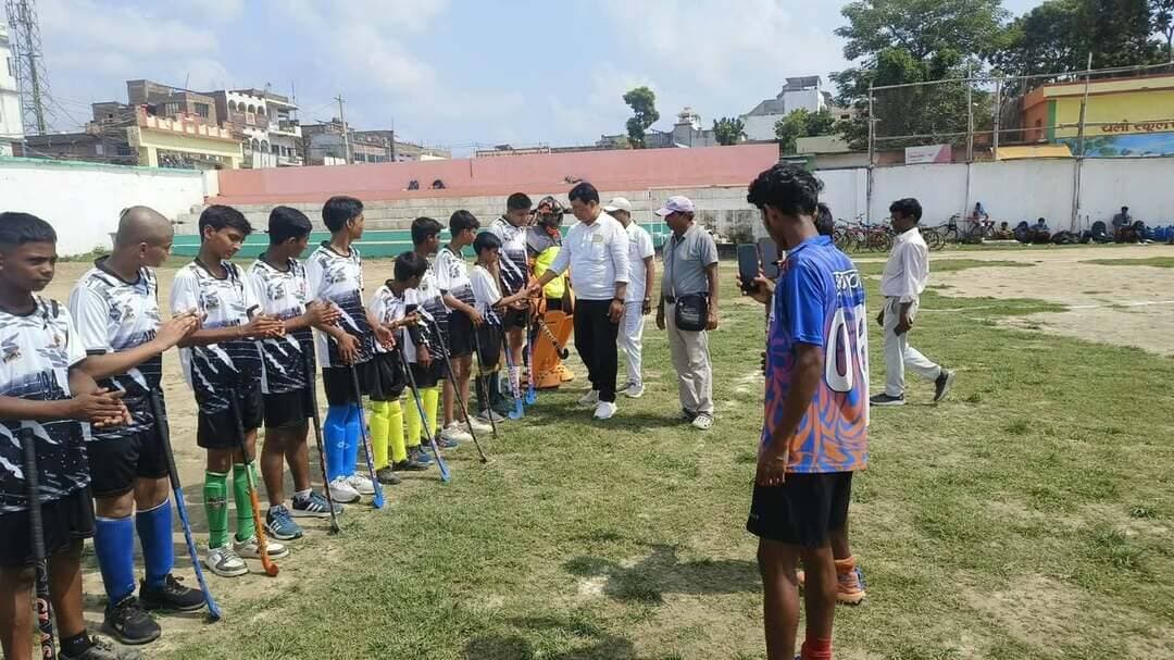 🏑 प्रमंडलीय स्तरीय विद्यालय खेल प्रतियोगिता (अंतरजिला) 2026-27 के अंतर्गत हॉकी प्रतियोगिता आयोजित।
जिलाधिकारी, खगड़िया श्री विक्रम विरकर के निर्देशानुसार खेल विभाग, बिहार, बिहार राज्य खेल प्राधिकरण, पटना एवं जिला प्रशासन, खगड़िया के संयुक्त तत्वावधान में दिनांक 12 अक्टूबर 2026 को जे.एन.के.टी. स्टेडियम, खगड़िया में बालक एवं बालिका हॉकी प्रतियोगिता का आयोजन किया गया।
🏆 खेलें, आगे बढ़ें और अपनी प्रतिभा का प्रदर्शन करें!
#Khagaria #BiharSports #SchoolSports #Hockey #BiharStateSportsAuthority