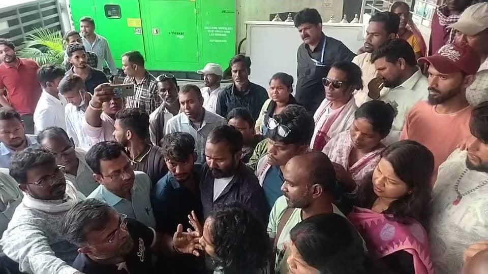 गलोबल हॉस्पिटल में गलत इंजेक्शन के वजह से एक महिला की मौ*त Live
#hospital #news #breaking #Liverpool