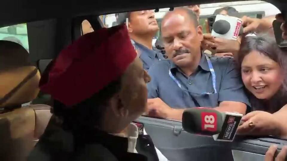 “बीजेपी हटेगी तो लोकतंत्र और संविधान बचेगा”: विपक्ष का बीजेपी पर तीखा हमला