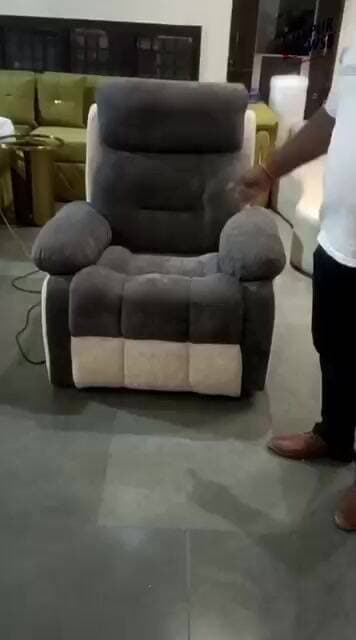 मोटराइज्ड #Recliner बजट में मात्र 20 हजार रुपए में खरीदें: 9917449702 || हापुड़