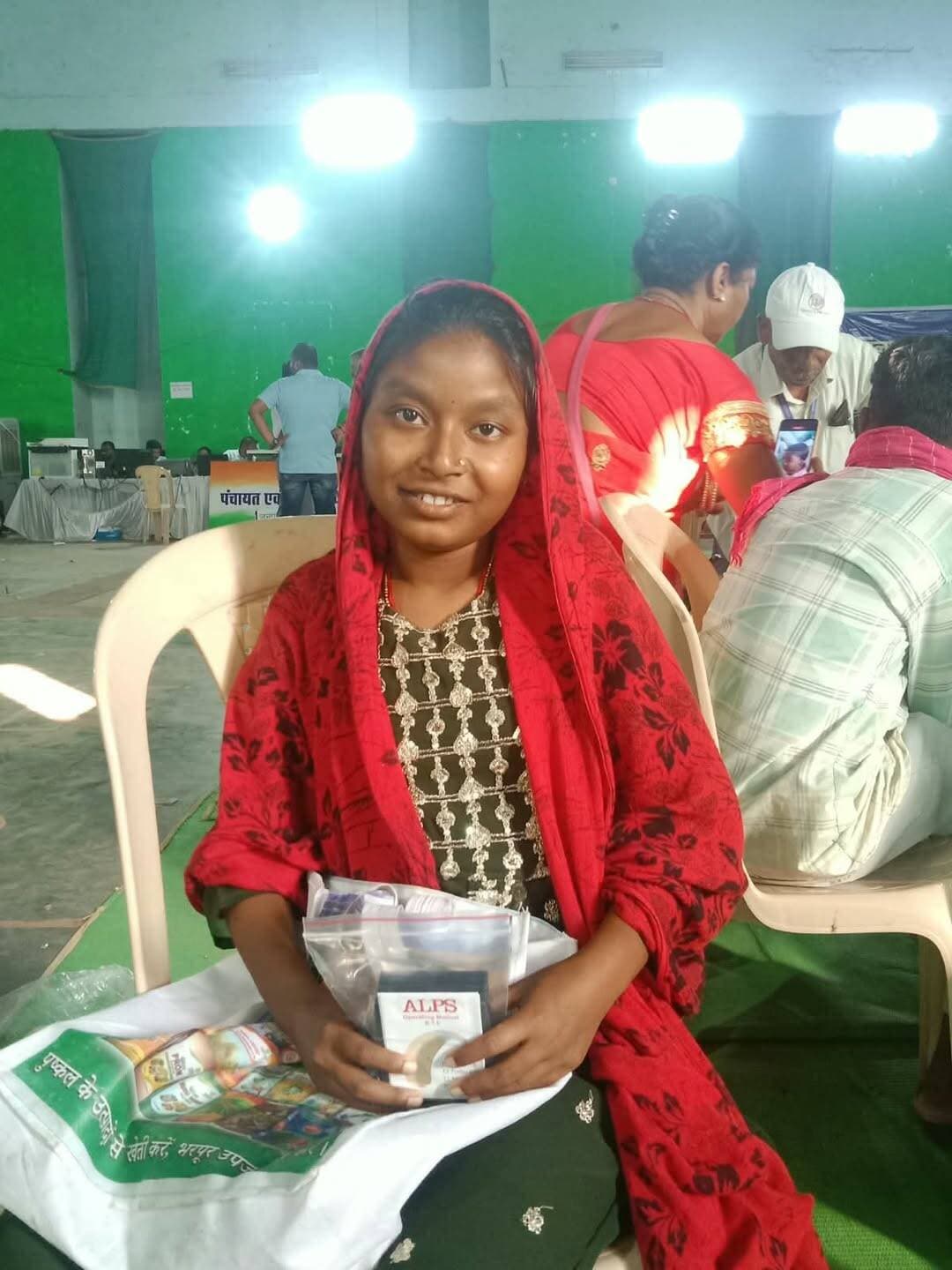 सेवा संकल्प अभियान के अंतर्गत जिले में आयोजित निदान शिविर से मेनका की जिंदगी में लौटी सुनने की उम्मीद, अब पढ़ाई की राह होगी आसान
कान की मशीन मिलने से मिली राहत, उन्होंने जिला प्रशासन और महावीर सेवा संस्थान के प्रति जताया आभार
<nis:link nis:type=tag nis:id=dhamtari nis:value=Dhamtari nis:enabled=true nis:link/> <nis:link nis:type=tag nis:id=सेवा_संकल्प_अभियान nis:value=सेवा_संकल्प_अभियान nis:enabled=true nis:link/> <nis:link nis:type=tag nis:id=sevasankalpabhiyan nis:value=SevaSankalpAbhiyan nis:enabled=true nis:link/> <nis:link nis:type=tag nis:id=chhattisgarh nis:value=chhattisgarh nis:enabled=true nis:link/>
CMO Chhattisgarh DPR Chhattisgarh