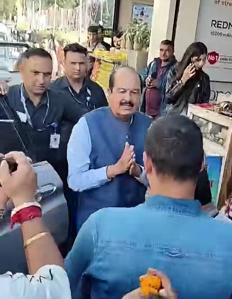 राज्यसभा सांसद आदरणीय श्री Harsh Mahajan जी का चम्बा पधारने पर कार्यकर्ताओं ने किया भव्य स्वागत