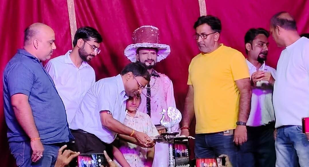 मोबाइल-इंटरनेट के दौर में जादू की दुनिया, नगर भवन में पीके सम्राट के शो का आगाज़ ..
खबर कमेंट बॉक्स में